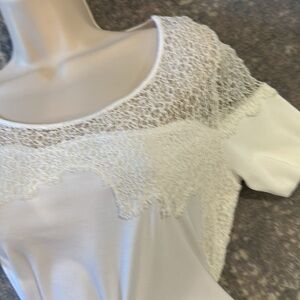 ELIE TAHARI WHITE SEE THROUGH APPLIQUÉ KNIT SHIRT SIZE S/P